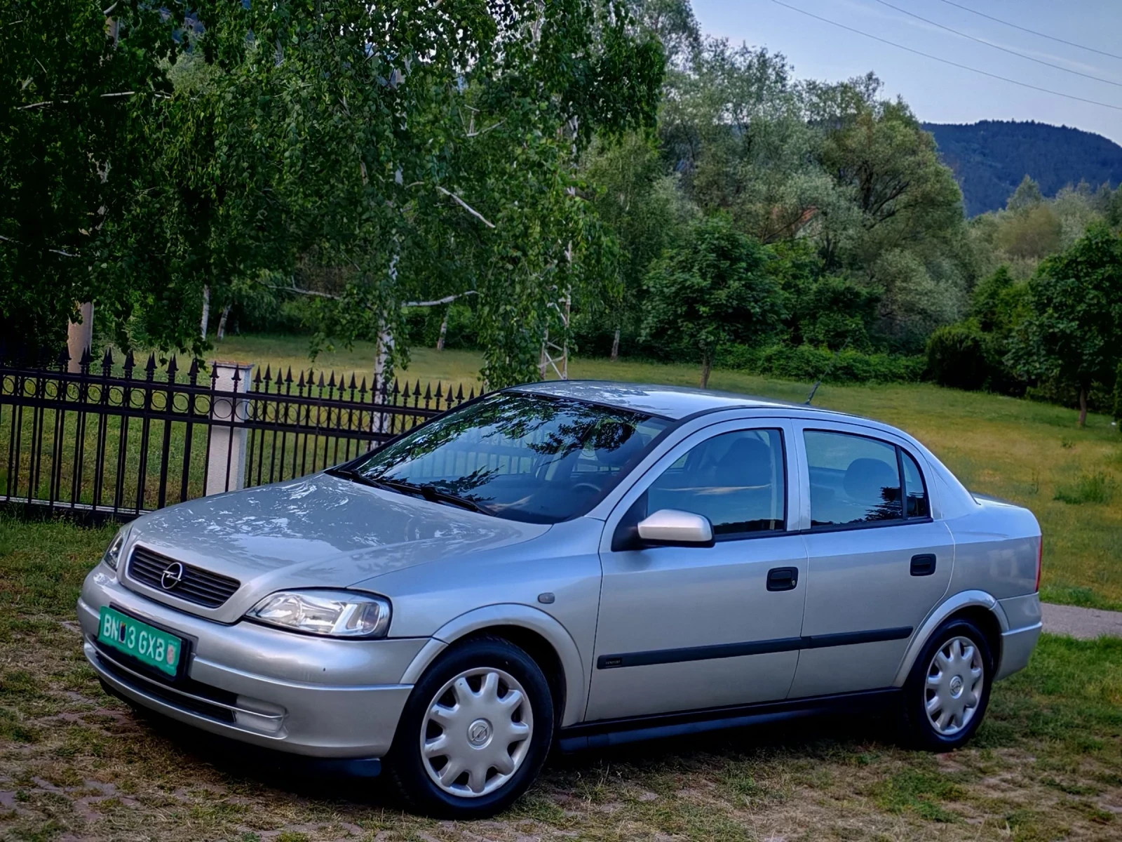 Opel Astra 1.6I(84)* АВТОМАТИК* КЛИМАТИК* НОВ ВНОС* , снимка 3 - Автомобили и джипове - 54742601