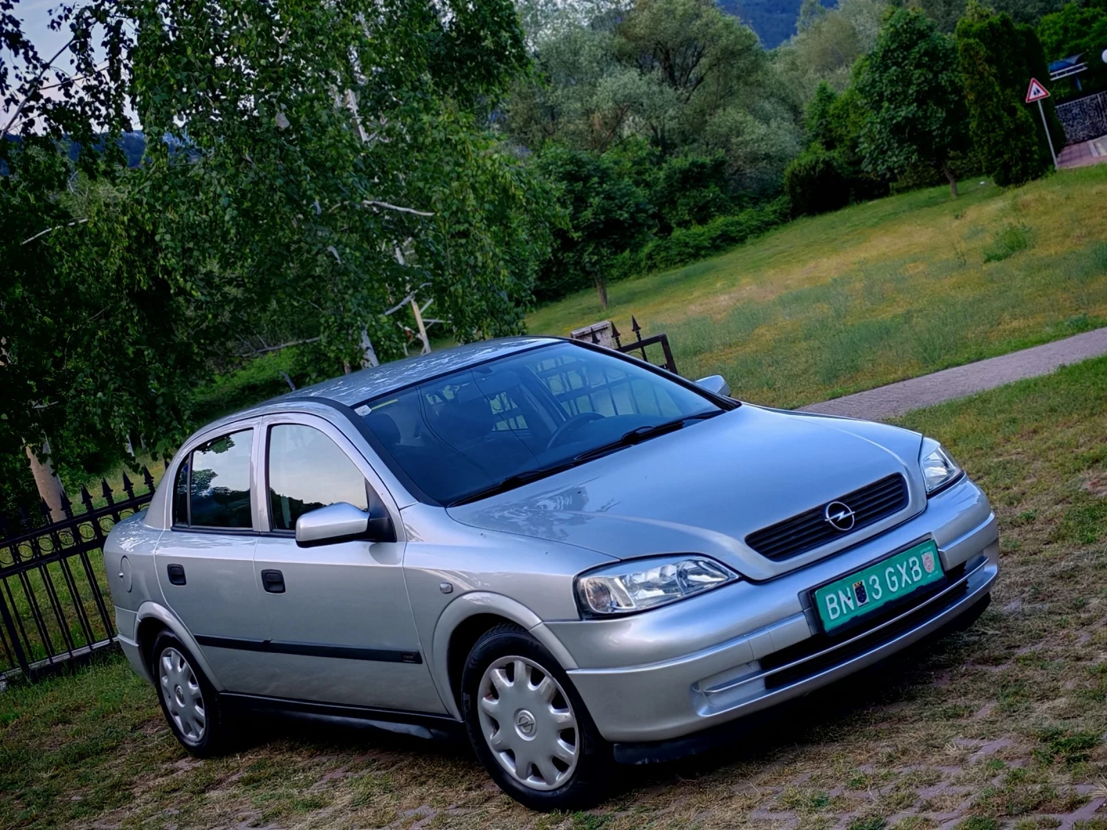 Opel Astra 1.6I(84)* АВТОМАТИК* КЛИМАТИК* НОВ ВНОС* 