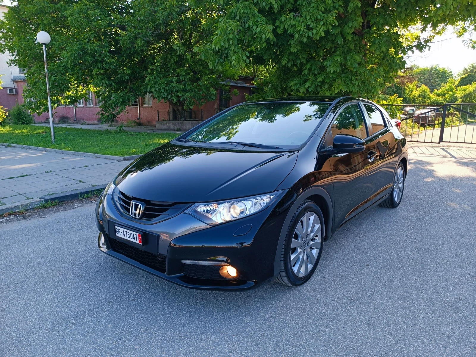 Honda Civic 1.8i-140кс-ШВЕЙЦАРИЯ-АВТОМАТ-KEYLESS-NAVI, снимка 8 - Автомобили и джипове - 54777704