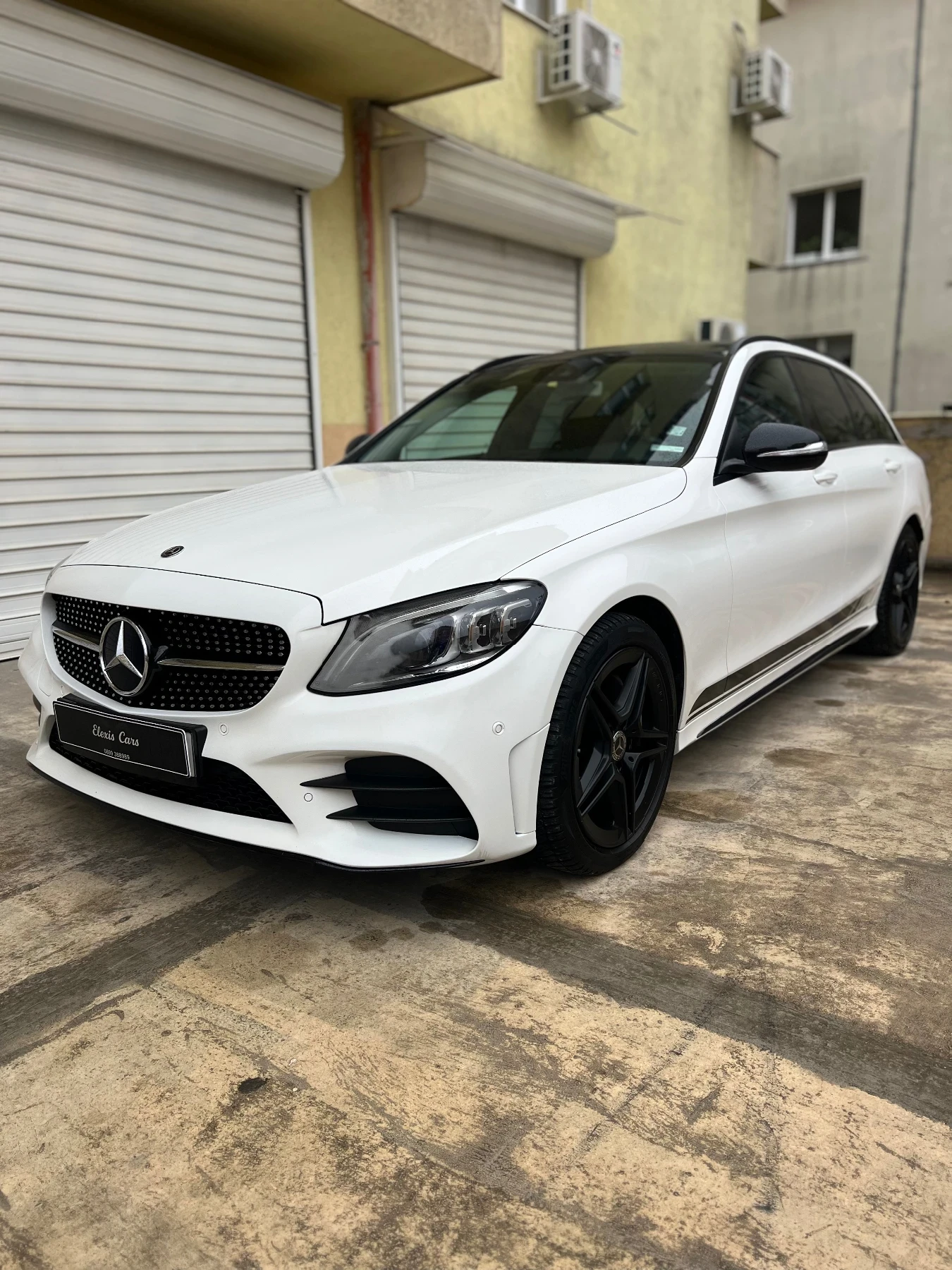 Mercedes-Benz C 220 D AMG 4MATIC, снимка 2 - Автомобили и джипове - 54781395