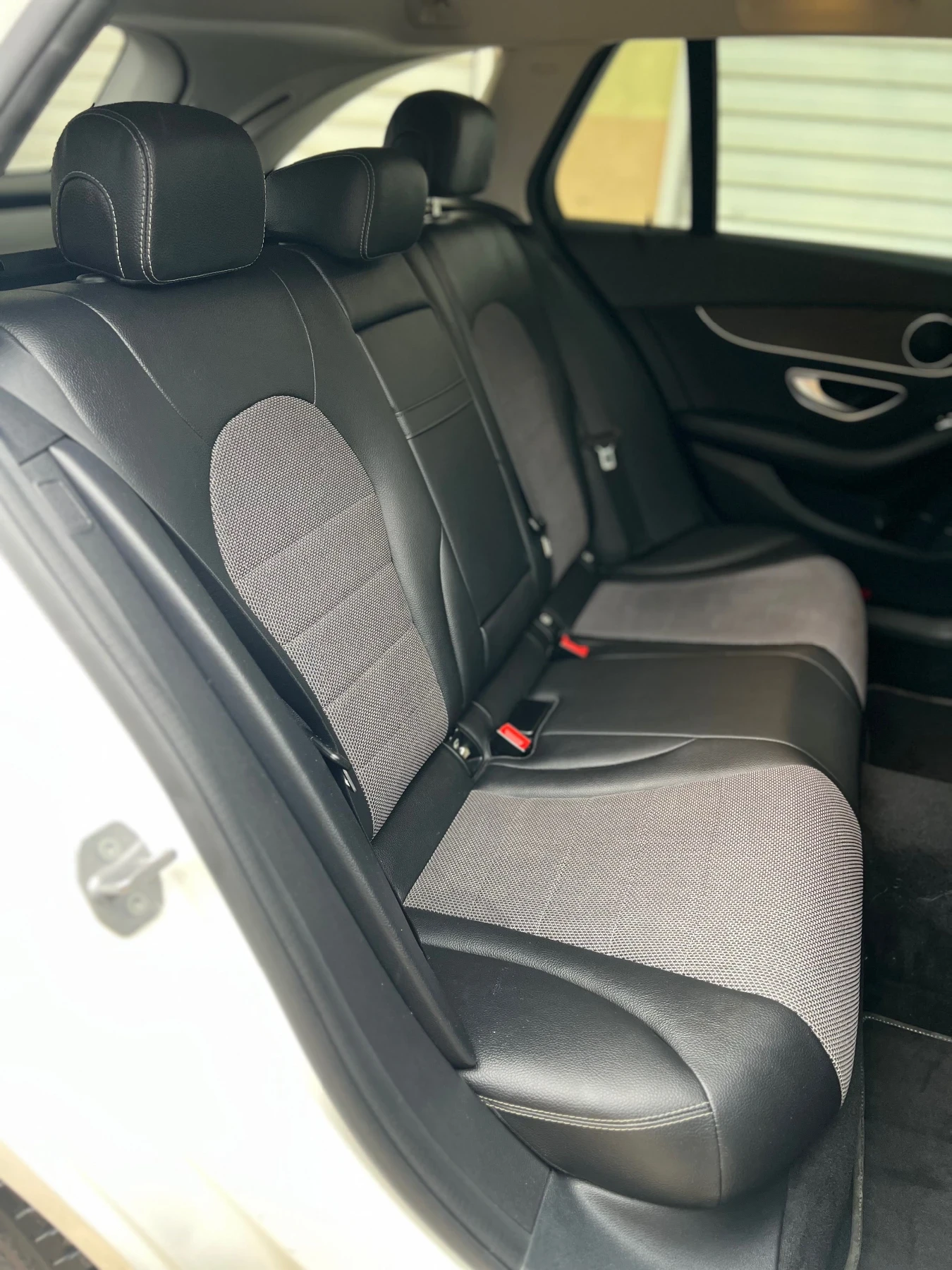 Mercedes-Benz C 220 D AMG 4MATIC, снимка 15 - Автомобили и джипове - 54781395