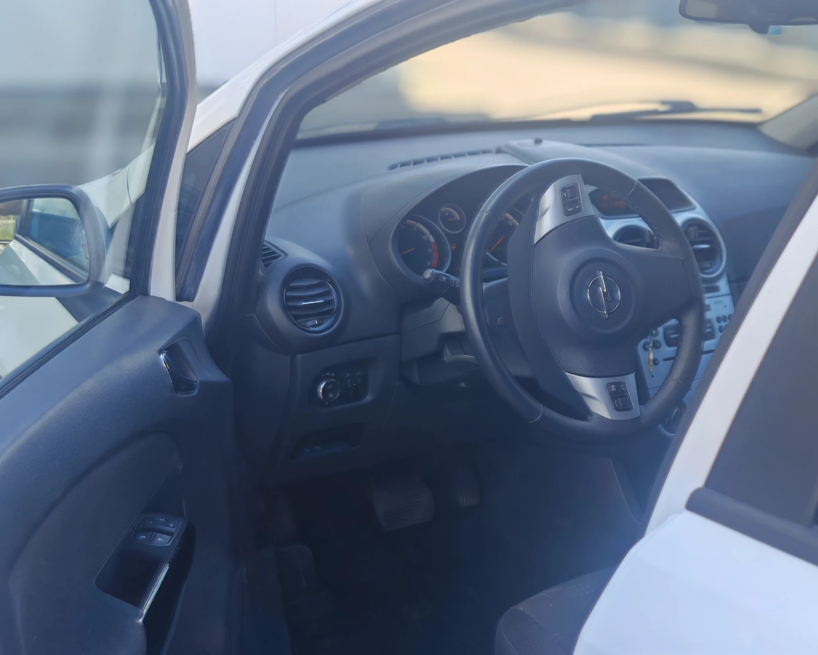 Opel Corsa, снимка 4 - Автомобили и джипове - 55235517