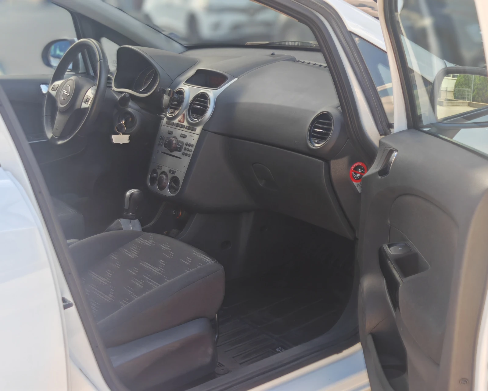 Opel Corsa, снимка 6 - Автомобили и джипове - 55235517