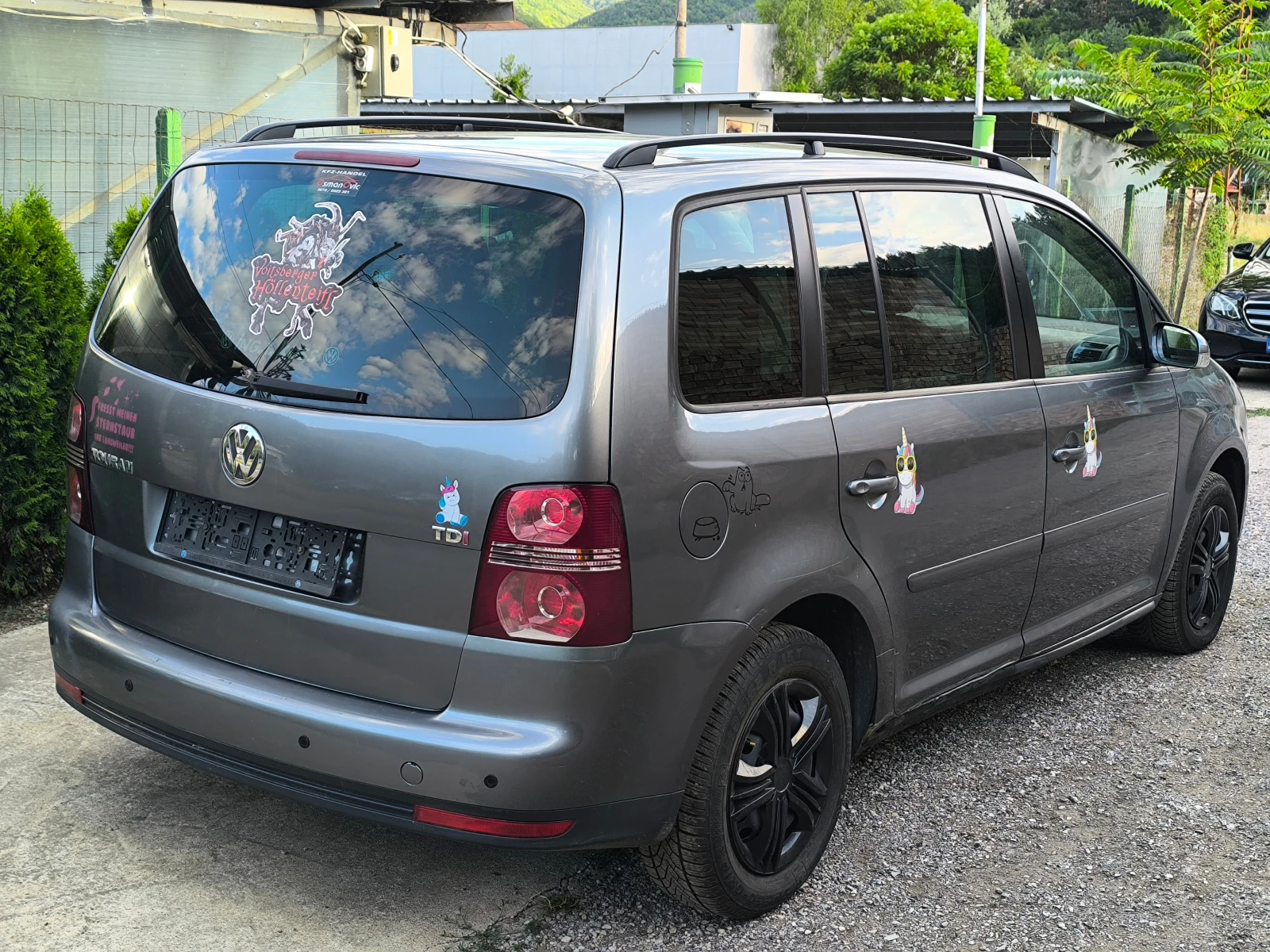 VW Touran -1.9TDI-101кс-6 скорости-КЛИМАТРОНИК-, снимка 3 - Автомобили и джипове - 55241539