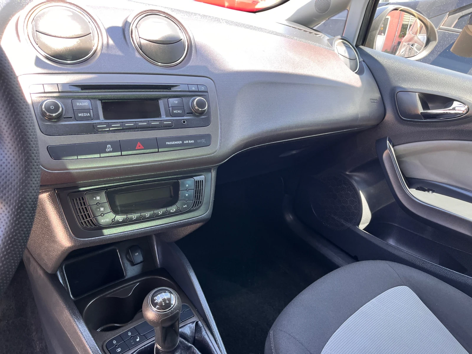 Seat Ibiza 1.2 TSI, снимка 8 - Автомобили и джипове - 55421394