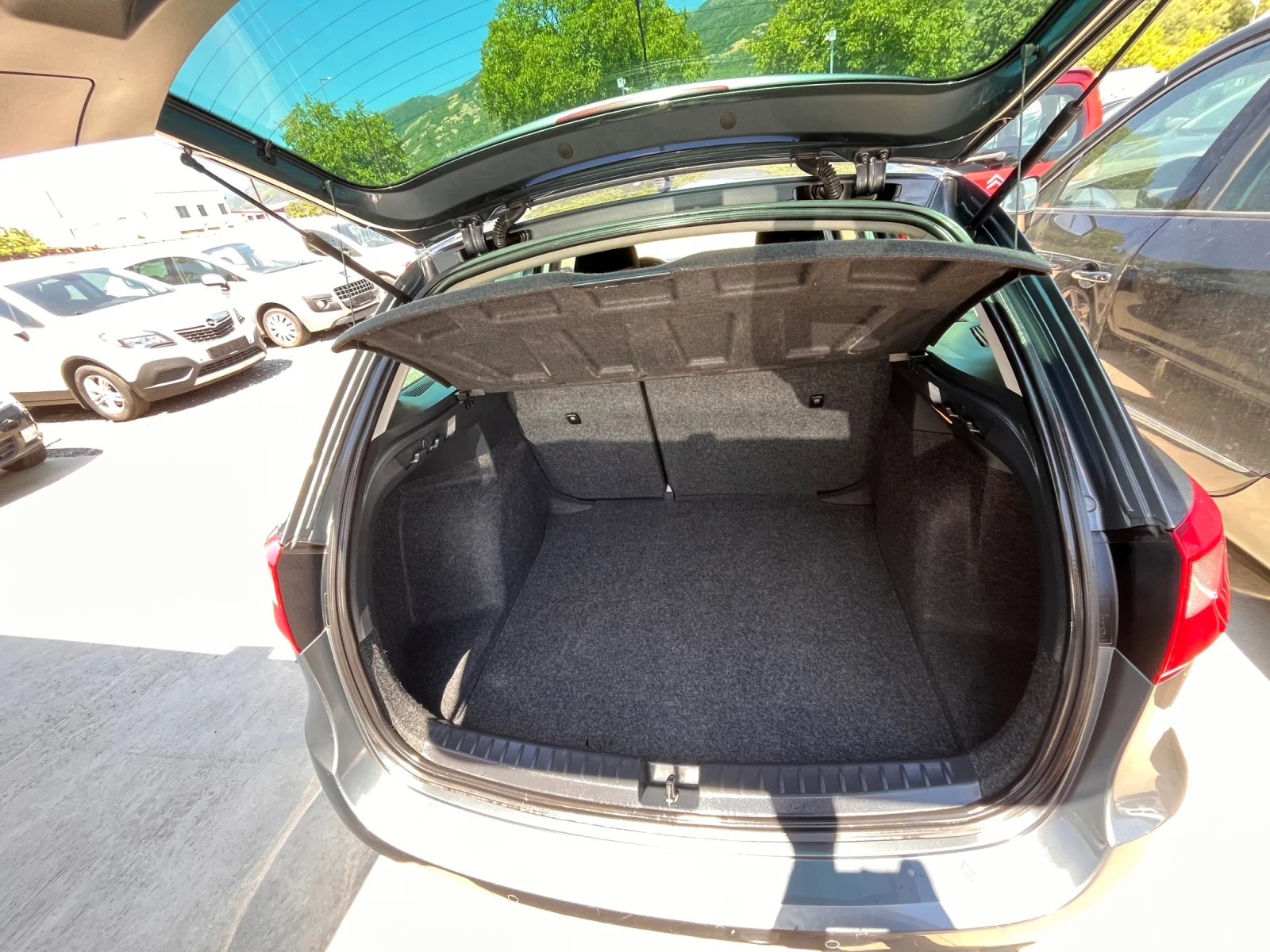 Seat Ibiza 1.2 TSI, снимка 10 - Автомобили и джипове - 55421394