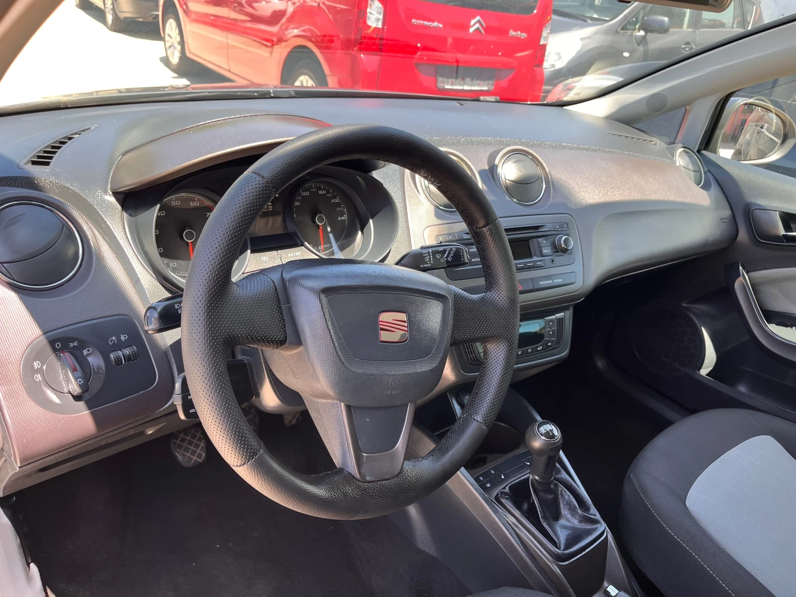 Seat Ibiza 1.2 TSI, снимка 6 - Автомобили и джипове - 55421394