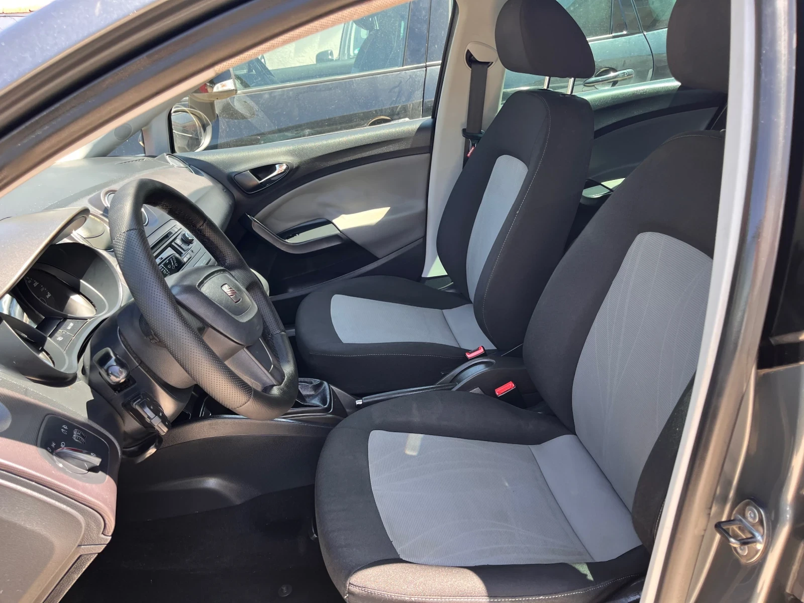 Seat Ibiza 1.2 TSI, снимка 5 - Автомобили и джипове - 55421394