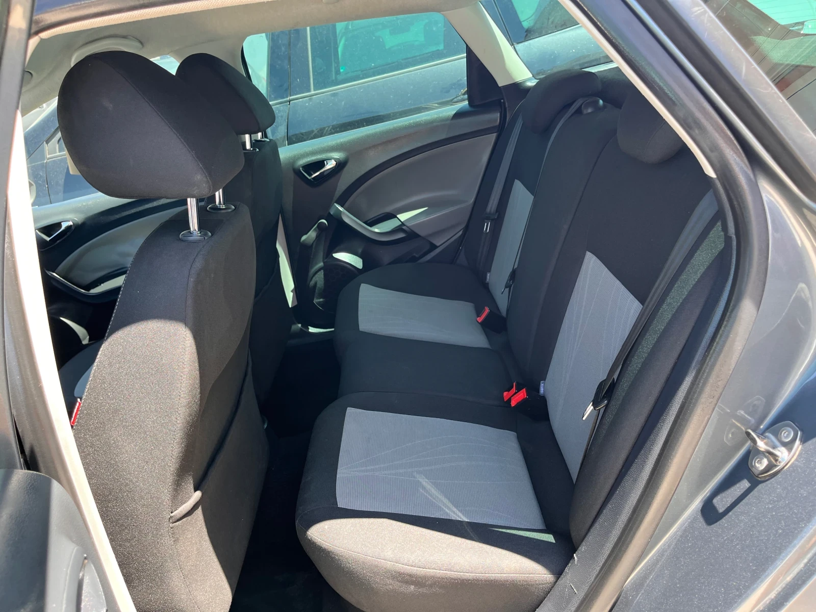 Seat Ibiza 1.2 TSI, снимка 7 - Автомобили и джипове - 55421394