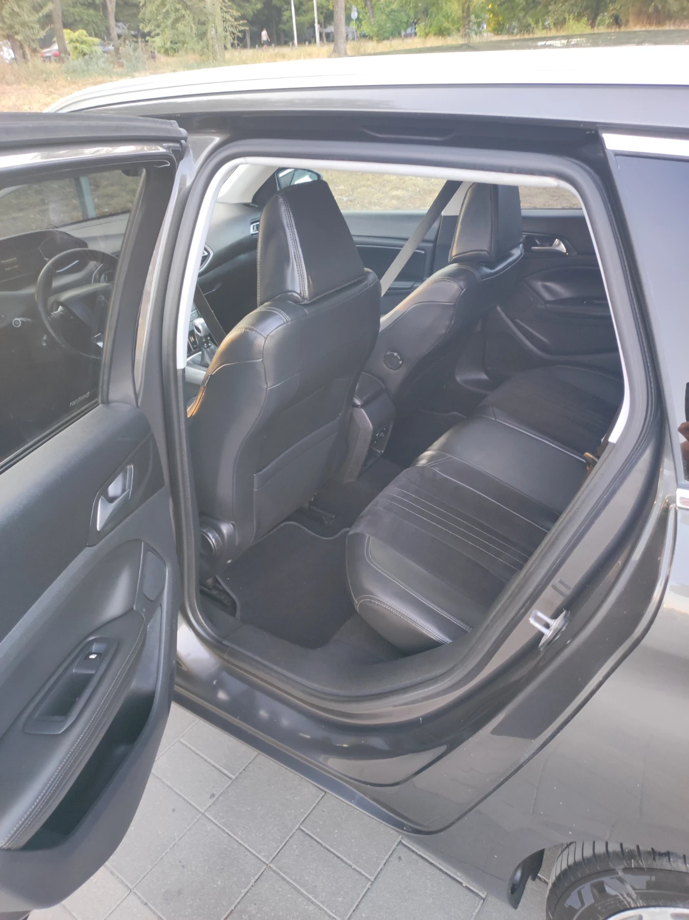 Peugeot 308 Sw 1.6 Blue Hdi, снимка 10 - Автомобили и джипове - 55849403
