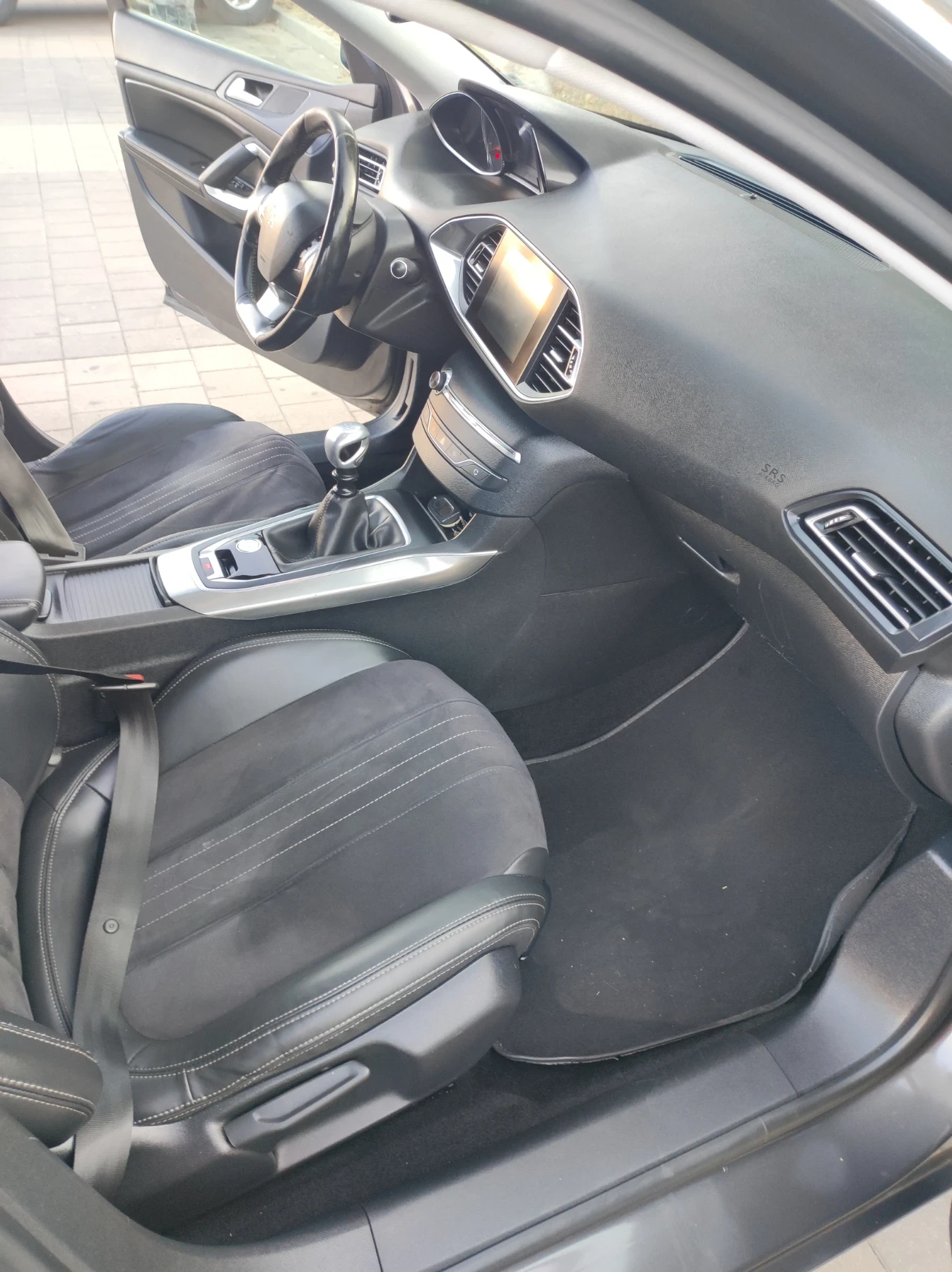 Peugeot 308 Sw 1.6 Blue Hdi, снимка 6 - Автомобили и джипове - 55849403