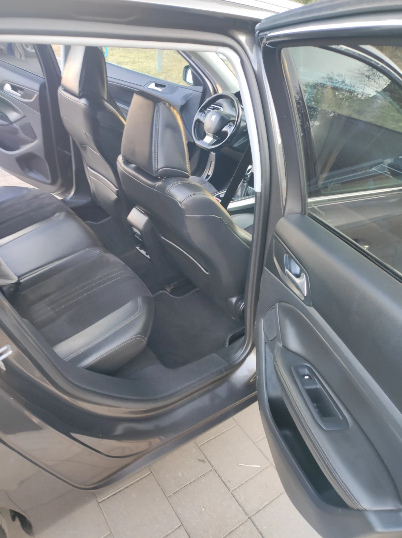 Peugeot 308 Sw 1.6 Blue Hdi, снимка 7 - Автомобили и джипове - 55849403