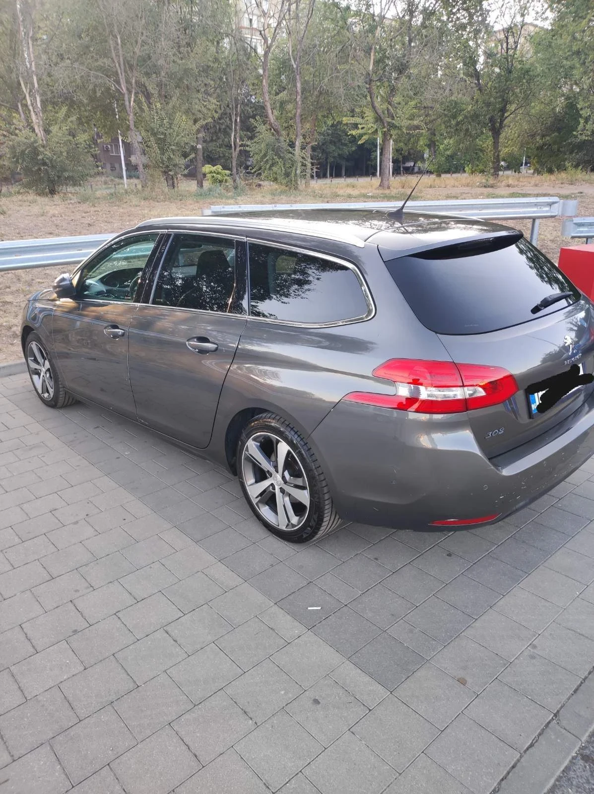 Peugeot 308 Sw 1.6 Blue Hdi, снимка 3 - Автомобили и джипове - 55849403