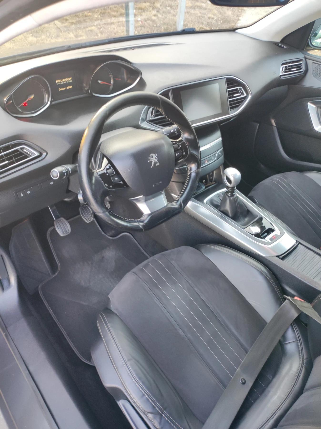Peugeot 308 Sw 1.6 Blue Hdi, снимка 12 - Автомобили и джипове - 55849403
