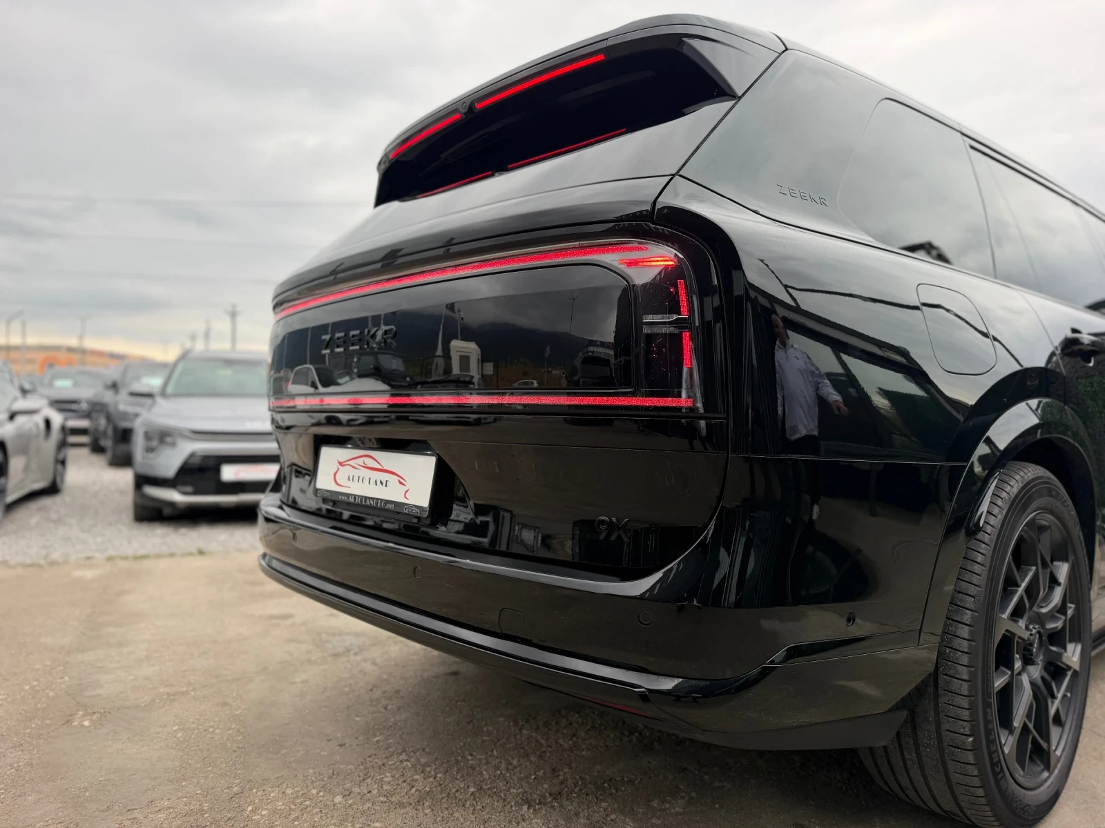 Zeekr Luxury !НАЛИЧЕН!!1400hp/9x/OBSIDIAN BLACK/СОБСТВЕН ЛИЗИНГ, снимка 8 - Автомобили и джипове - 56234386
