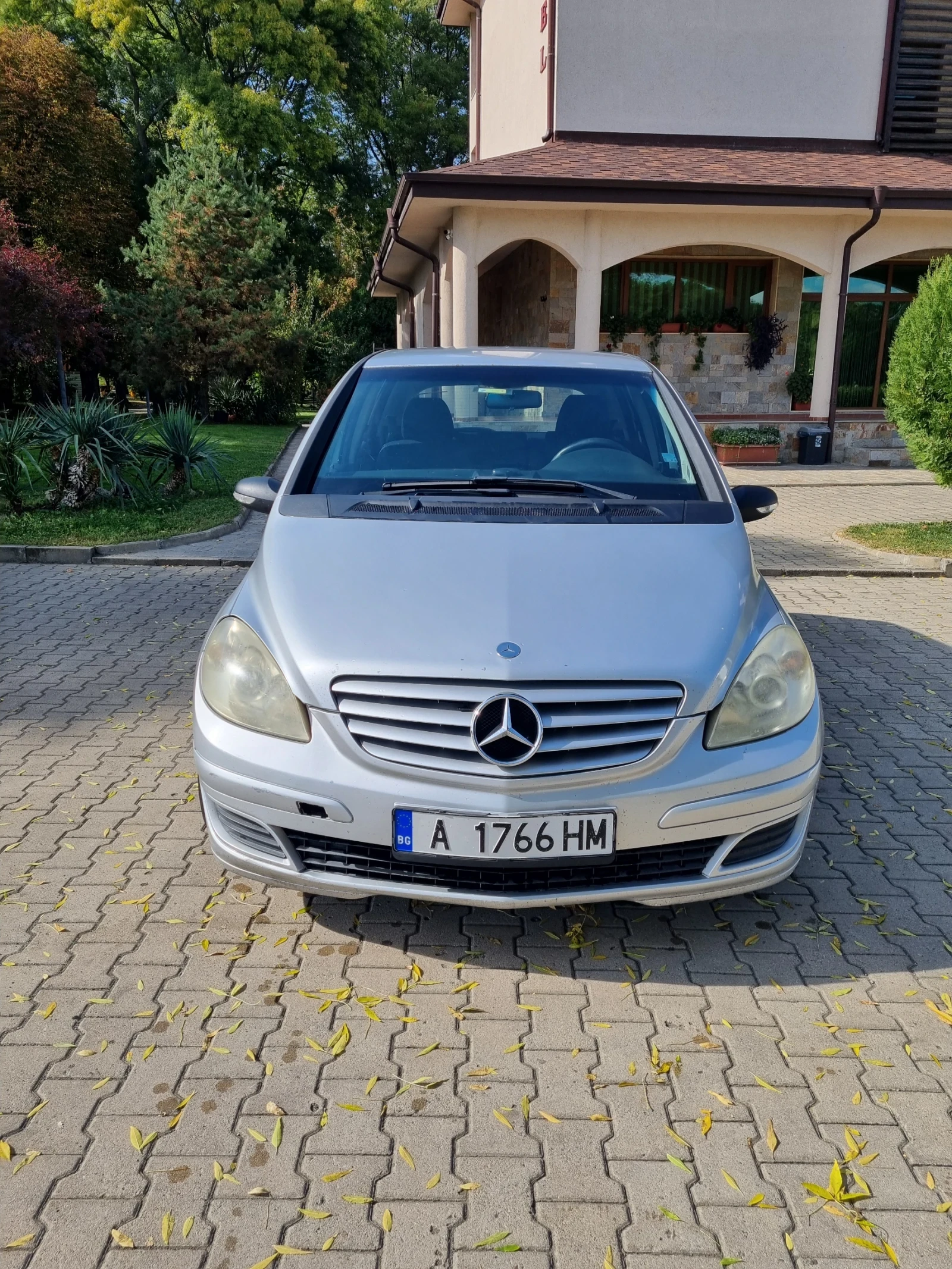 Mercedes-Benz B 180, снимка 2 - Автомобили и джипове - 56591166