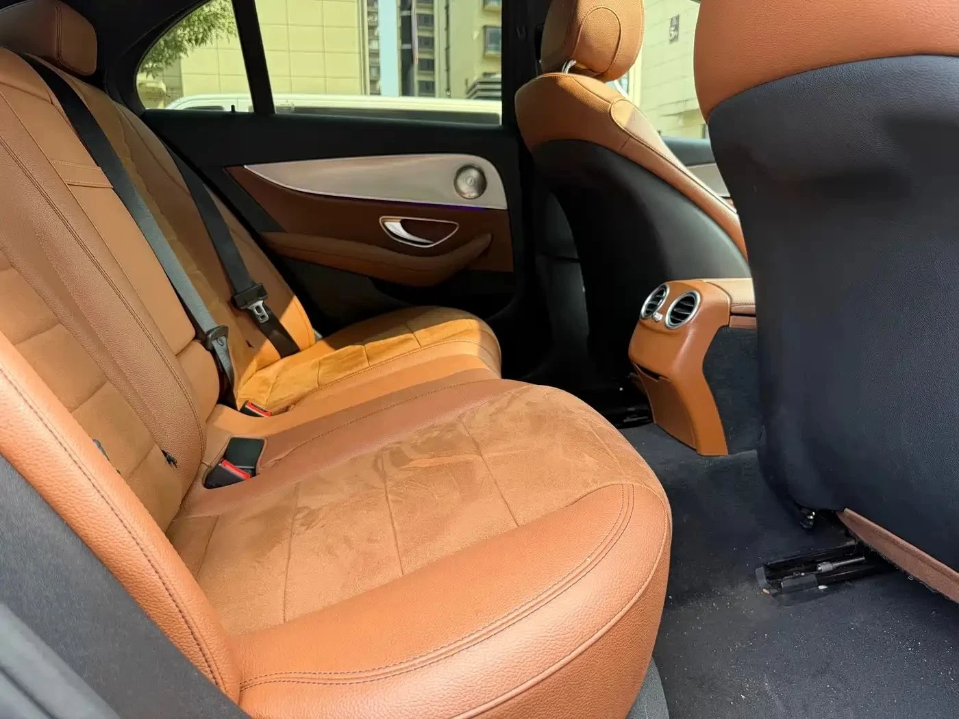 Mercedes-Benz E 200, снимка 13 - Автомобили и джипове - 56685217