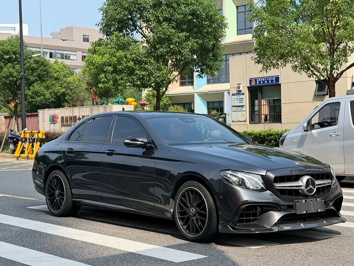 Mercedes-Benz E 200, снимка 3 - Автомобили и джипове - 56685217