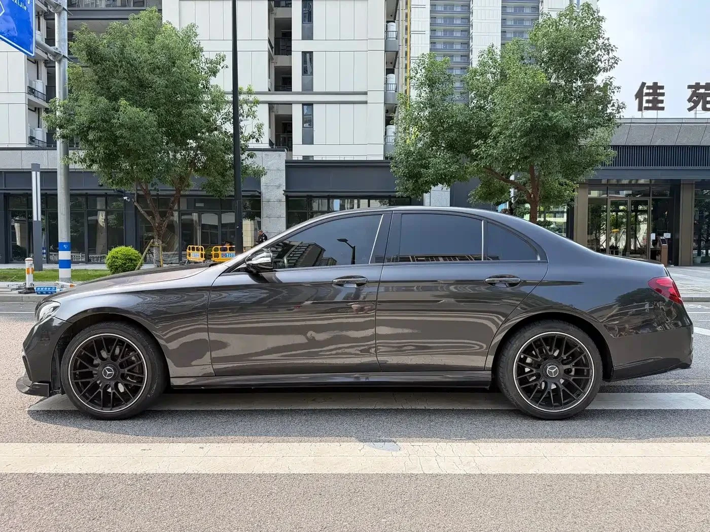 Mercedes-Benz E 200, снимка 8 - Автомобили и джипове - 56685217