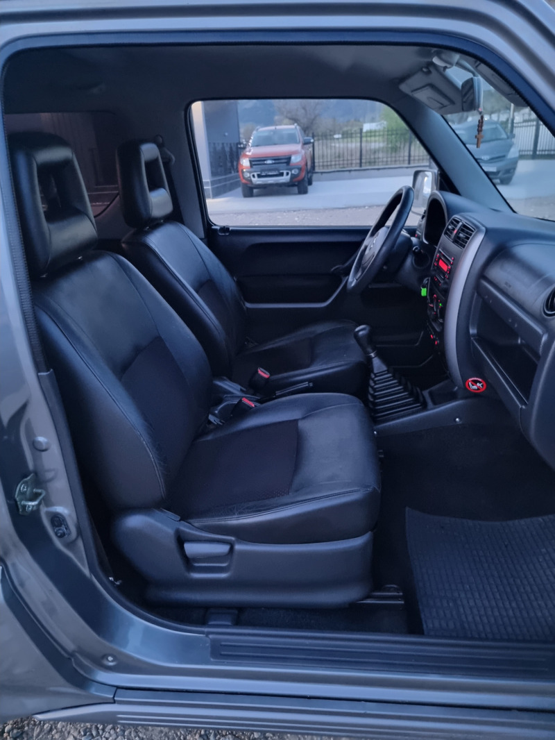Suzuki Jimny 1.3 бензин климатик!!! 115000км!!!, снимка 15 - Автомобили и джипове - 45102679