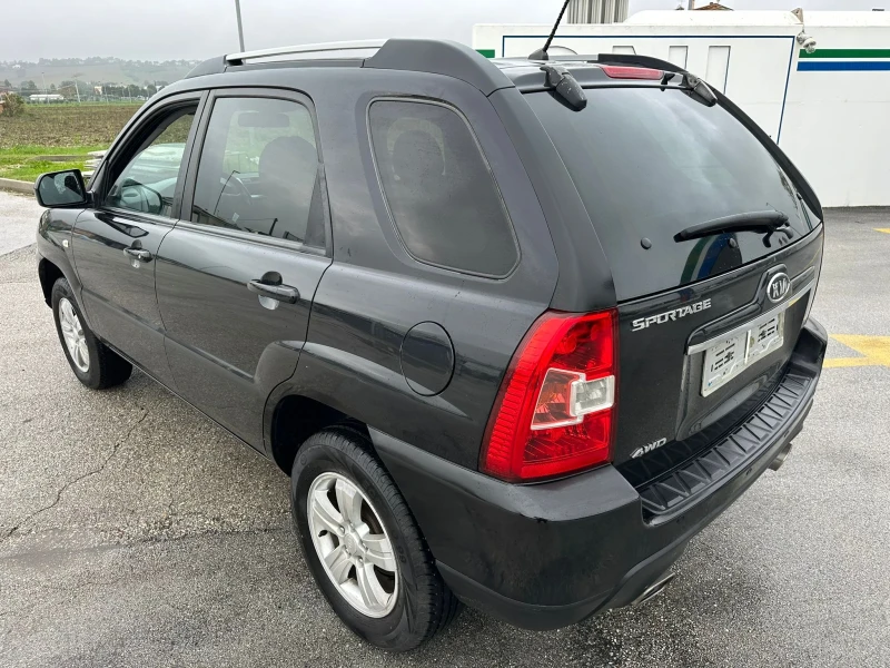 Kia Sportage, снимка 4 - Автомобили и джипове - 48148591