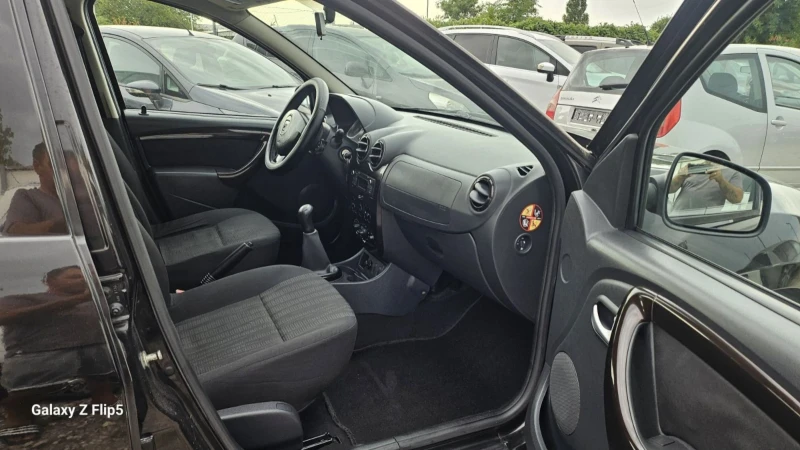 Dacia Duster 1.6i - LPG, снимка 12 - Автомобили и джипове - 51439462