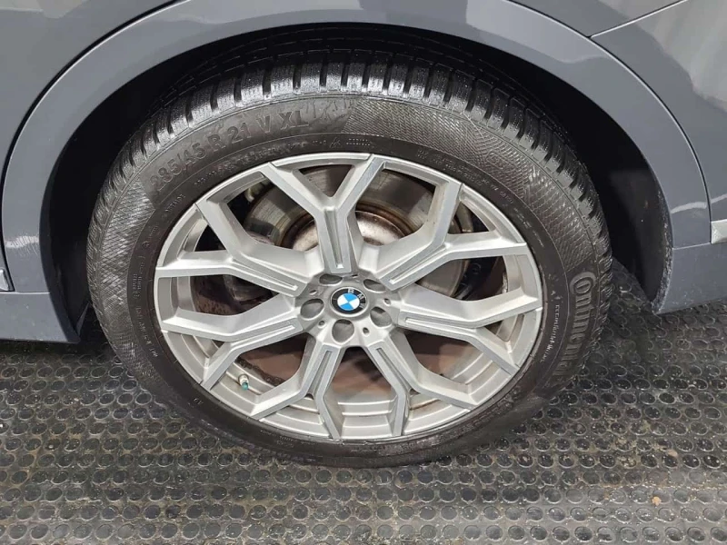 BMW X7 xDrive40i| SWAROWSKI| DISTRONIC| 360| ОБДУХ| ПОДГР, снимка 7 - Автомобили и джипове - 53563526
