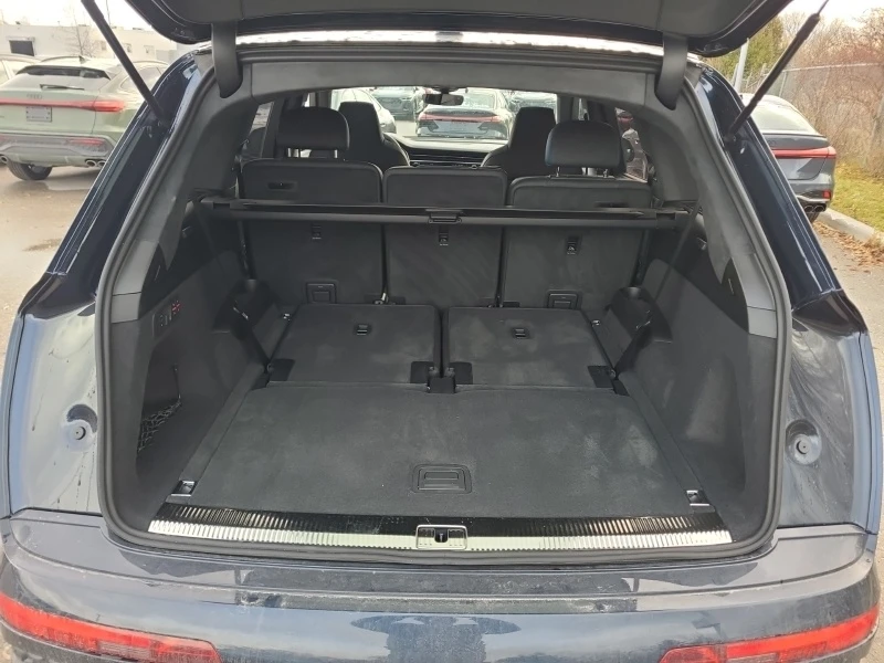 Audi SQ7 * CARFAX * БЕЗ ПЪРВОНАЧАЛНА ВНОСКА, снимка 17 - Автомобили и джипове - 52723636