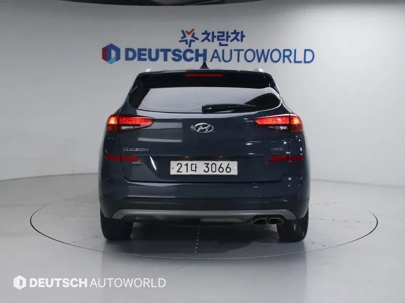 Hyundai Tucson 2.0 CRDi, снимка 4 - Автомобили и джипове - 54258391