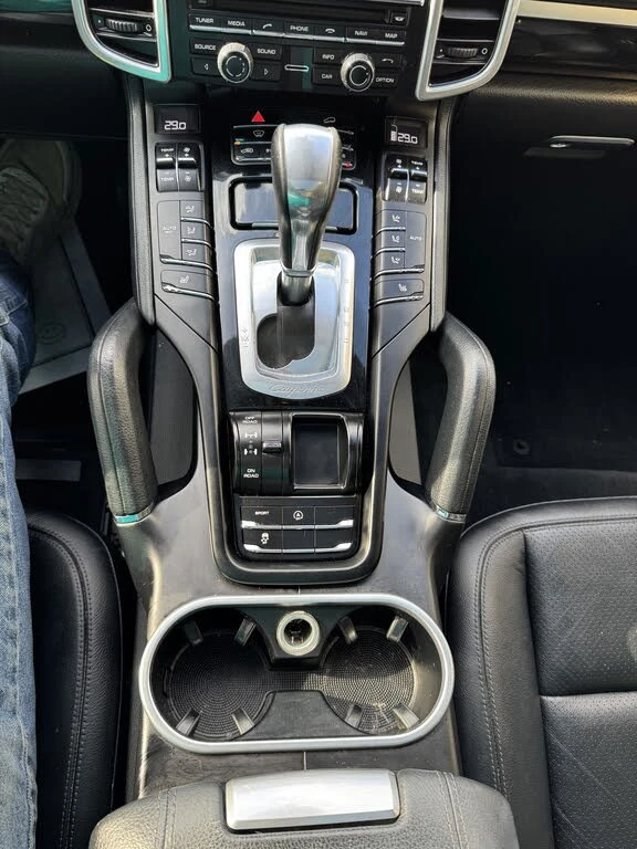 Porsche Cayenne * FULL* ПАНО* KEYLESS* Camera* ПОДГРЕВ* LED* , снимка 15 - Автомобили и джипове - 55640343