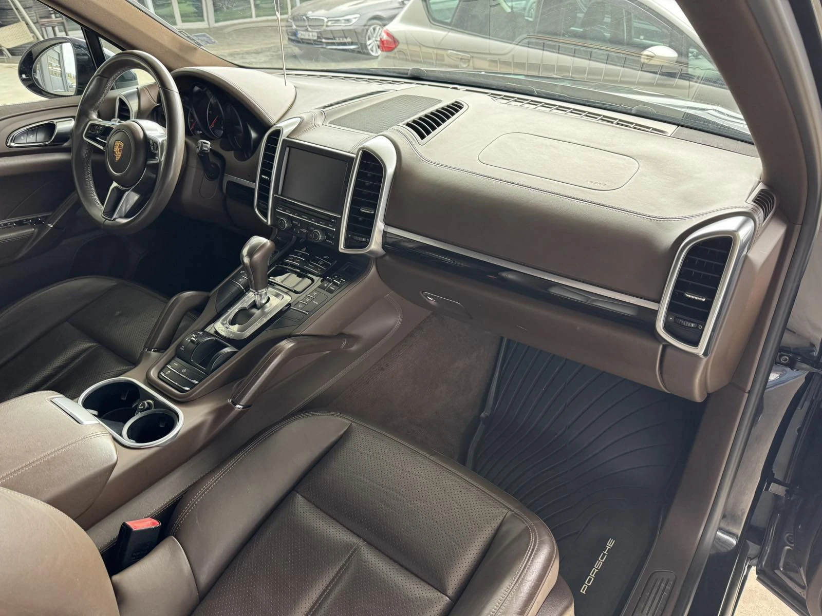 Porsche Cayenne 3.0* 250ps* FACE* 4x4* КОЖА* НАВИ* КАМЕРА, снимка 10 - Автомобили и джипове - 54481959