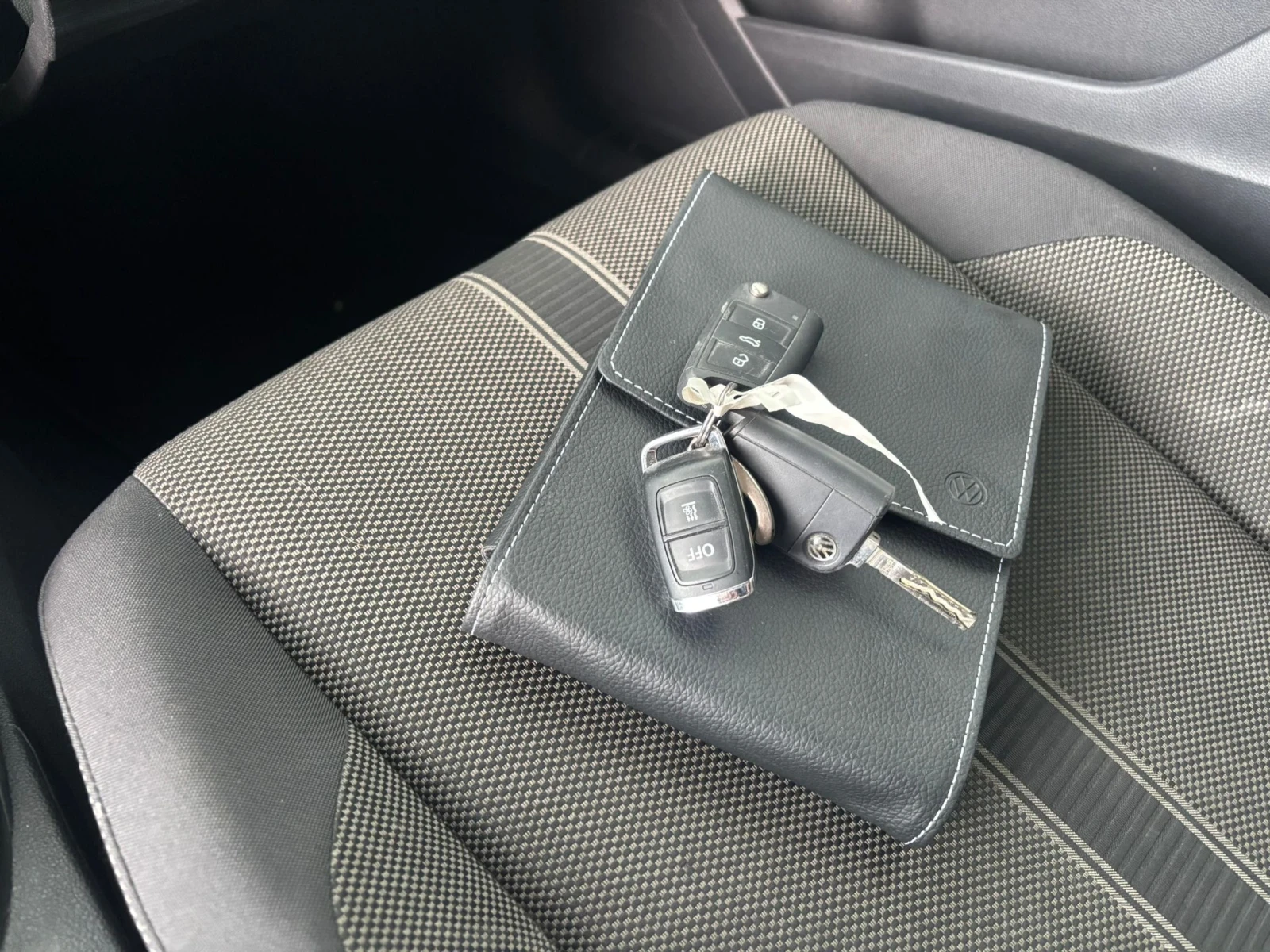 VW T-Roc 1.0 TSI Full Led NAVI, снимка 12 - Автомобили и джипове - 55384902