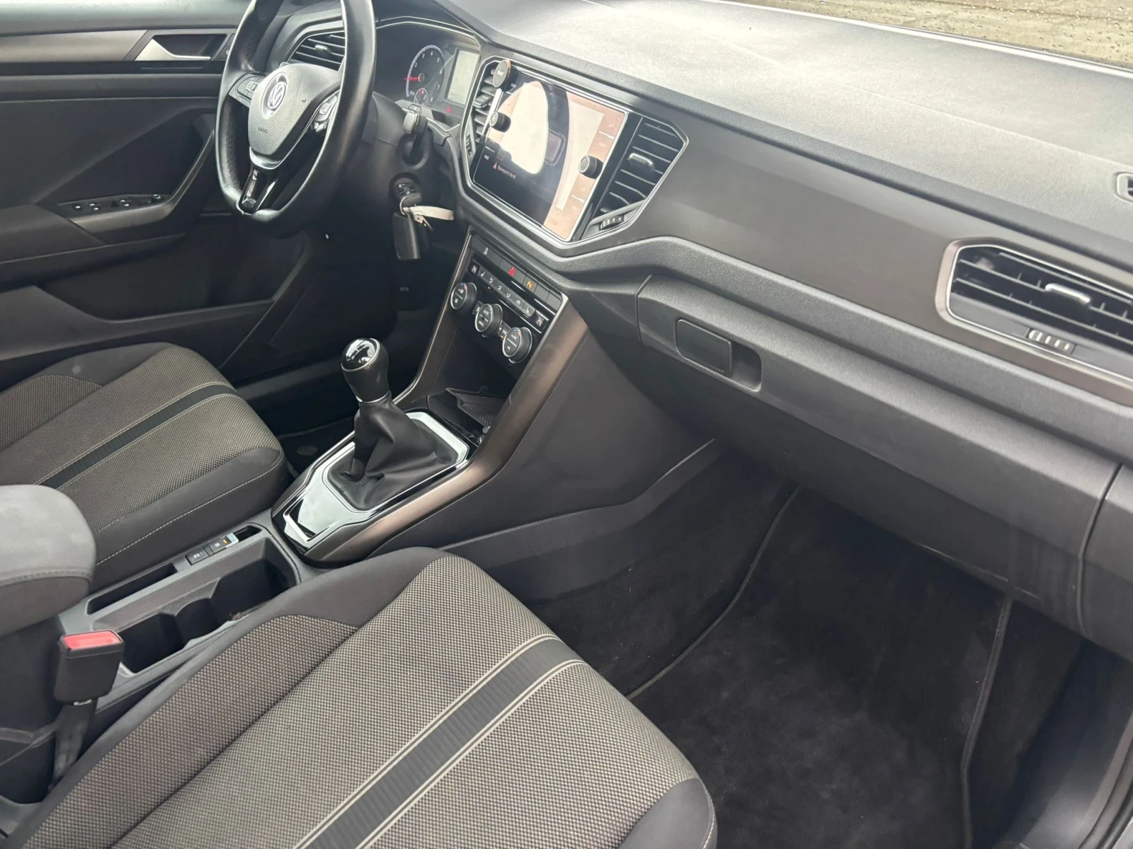 VW T-Roc 1.0 TSI Full Led NAVI, снимка 14 - Автомобили и джипове - 55384902