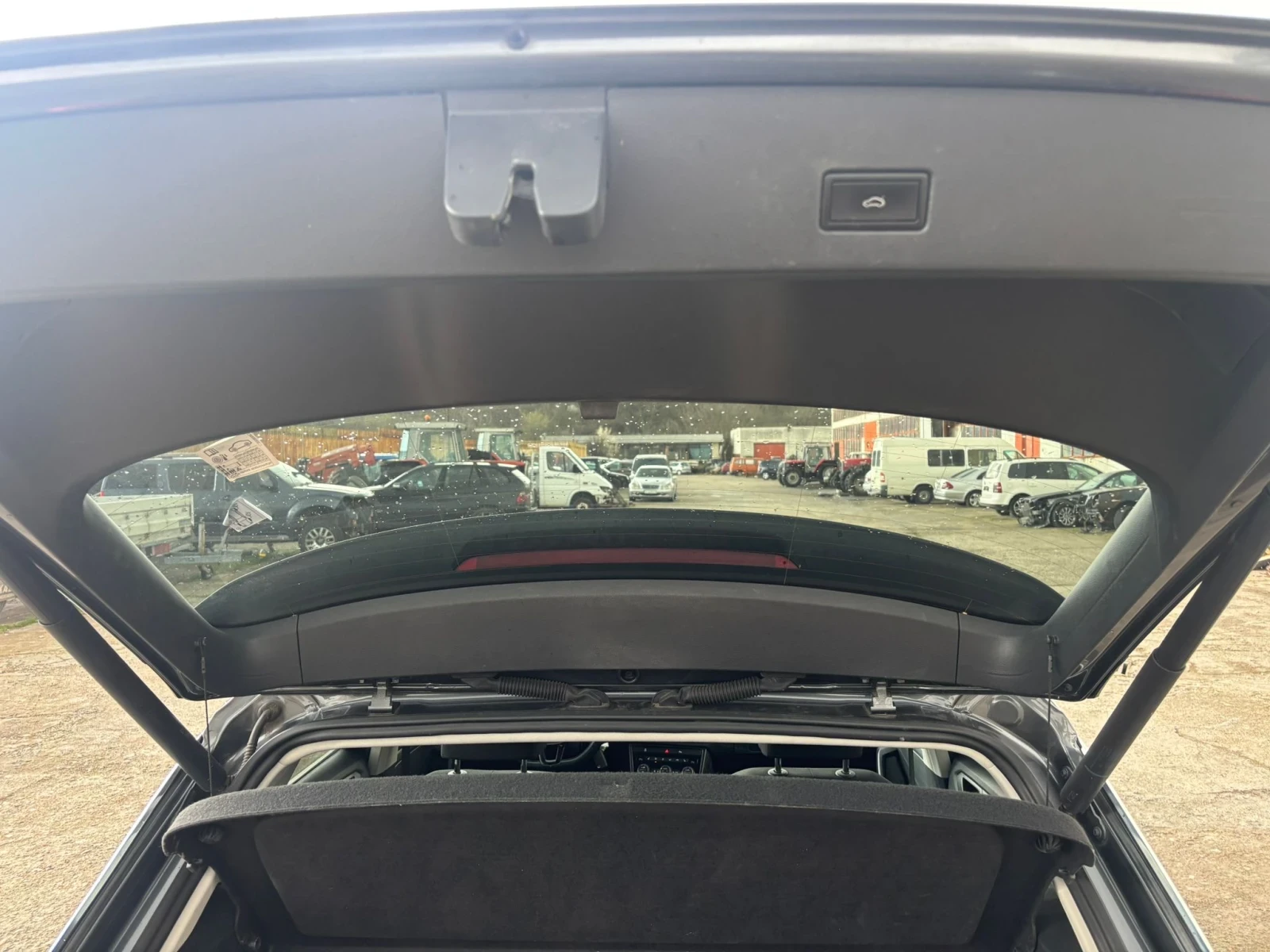 VW T-Roc 1.0 TSI Full Led NAVI, снимка 8 - Автомобили и джипове - 55384902