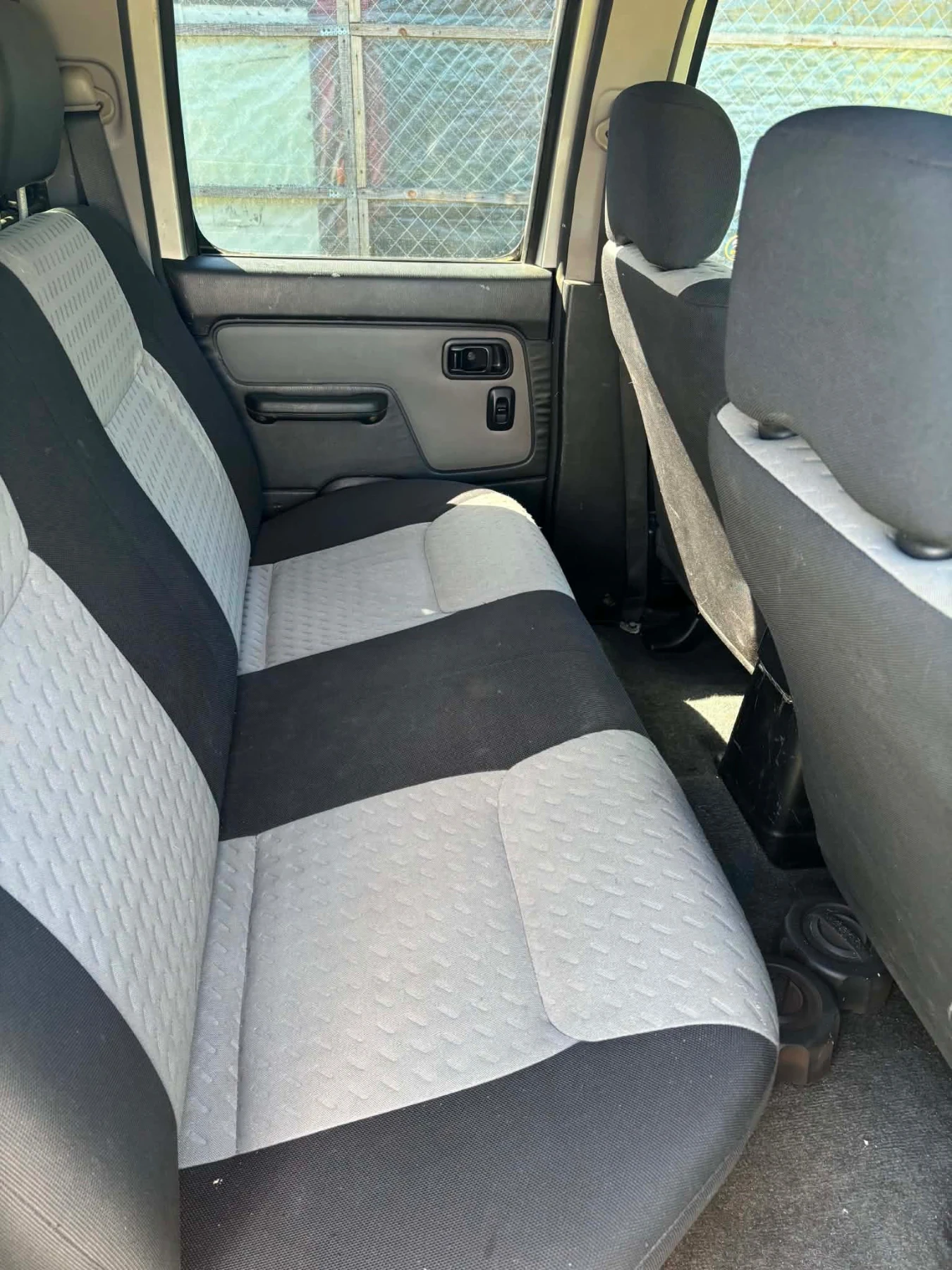 Nissan Navara, снимка 8 - Автомобили и джипове - 55484822