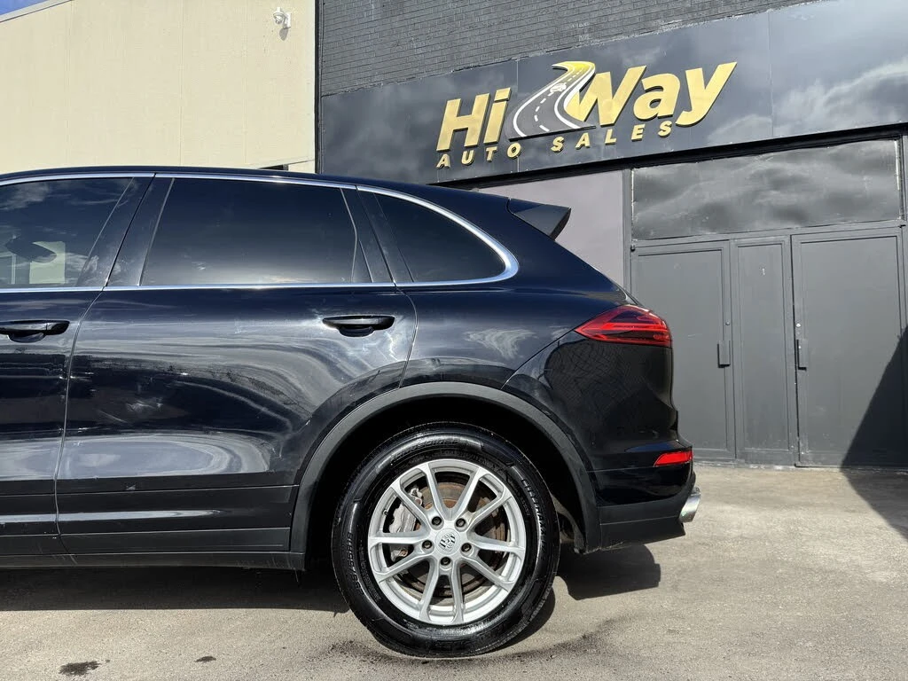 Porsche Cayenne * FULL* ПАНО* KEYLESS* Camera* ПОДГРЕВ* LED* , снимка 3 - Автомобили и джипове - 55640343