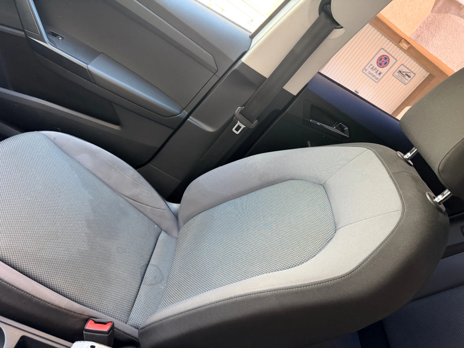Seat Arona, снимка 10 - Автомобили и джипове - 55773843
