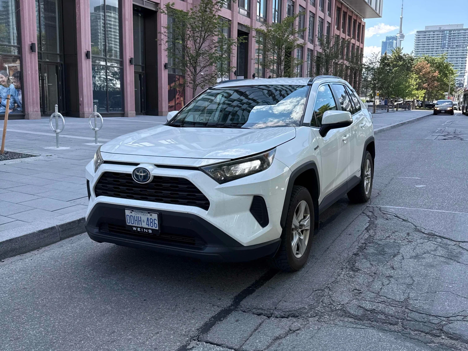 Toyota Rav4 * Hybrid LE AWD * CARFAX * ОПЦИЯ ЗА ФИНАНСИРАНЕ, снимка 13 - Автомобили и джипове - 55839146