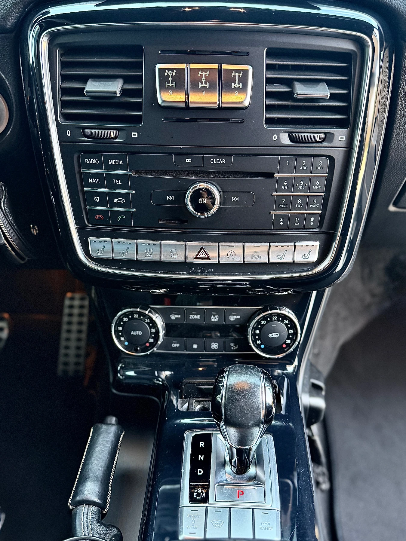 Mercedes-Benz G 500 Designo, снимка 14 - Автомобили и джипове - 56157310