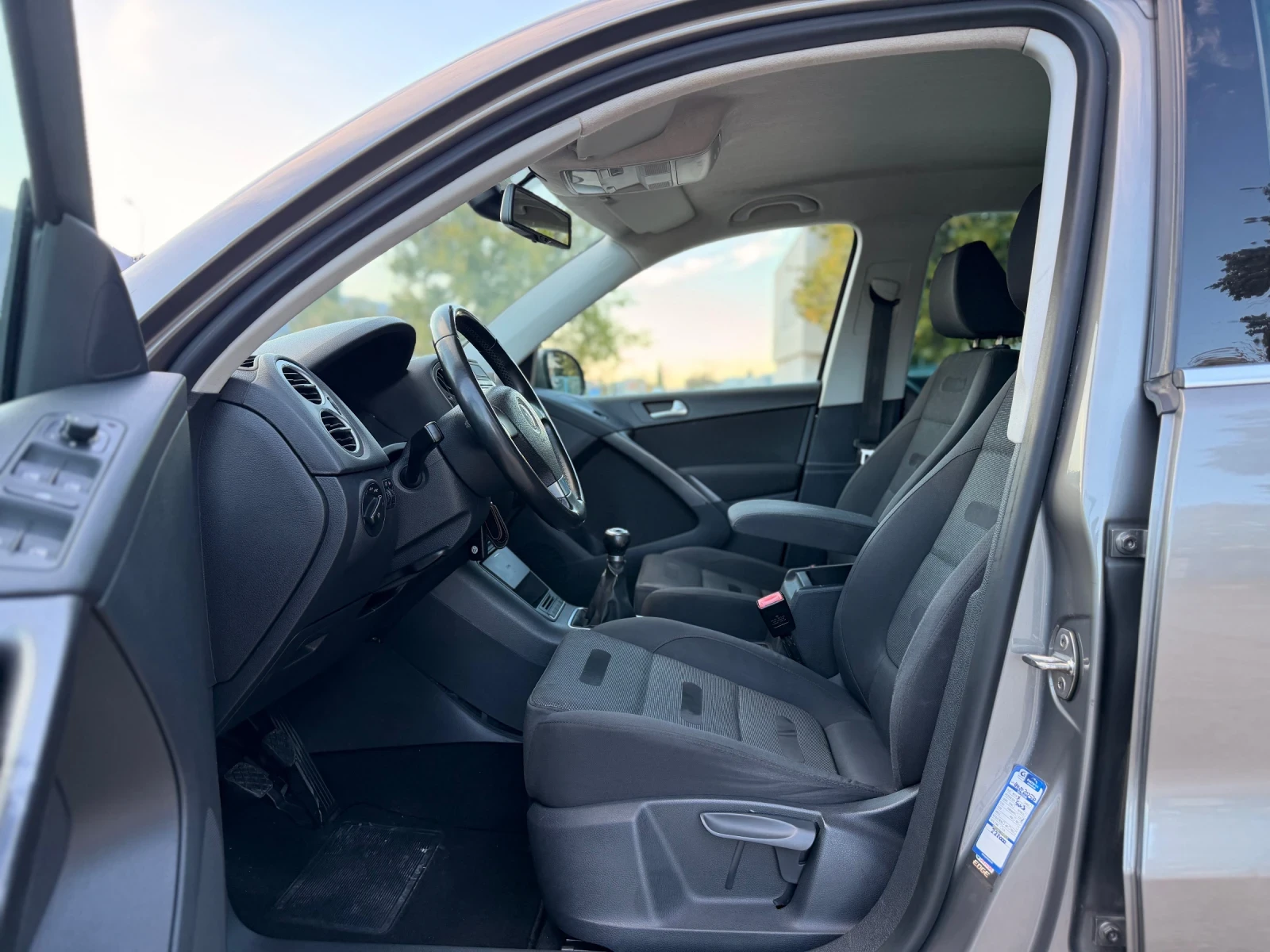 VW Tiguan 2.0TDI/4x4/������ | Mobile.bg � ����������� 9