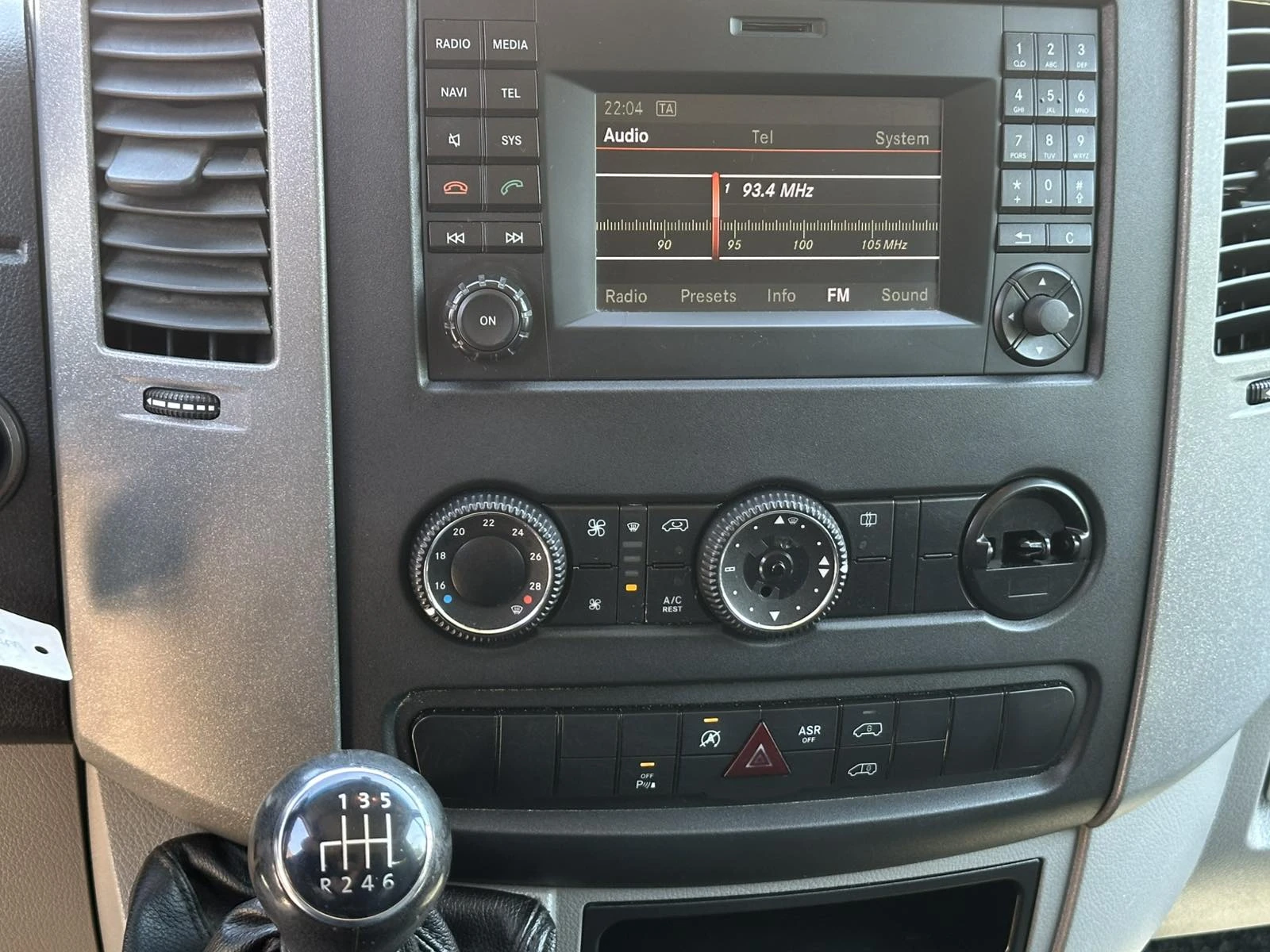 VW Crafter, снимка 9 - Бусове и автобуси - 55954439