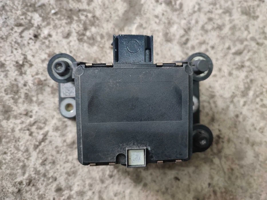 Distronic Дистроник Радар сензор VW Touran Golf ACC 5T 5QA907561A