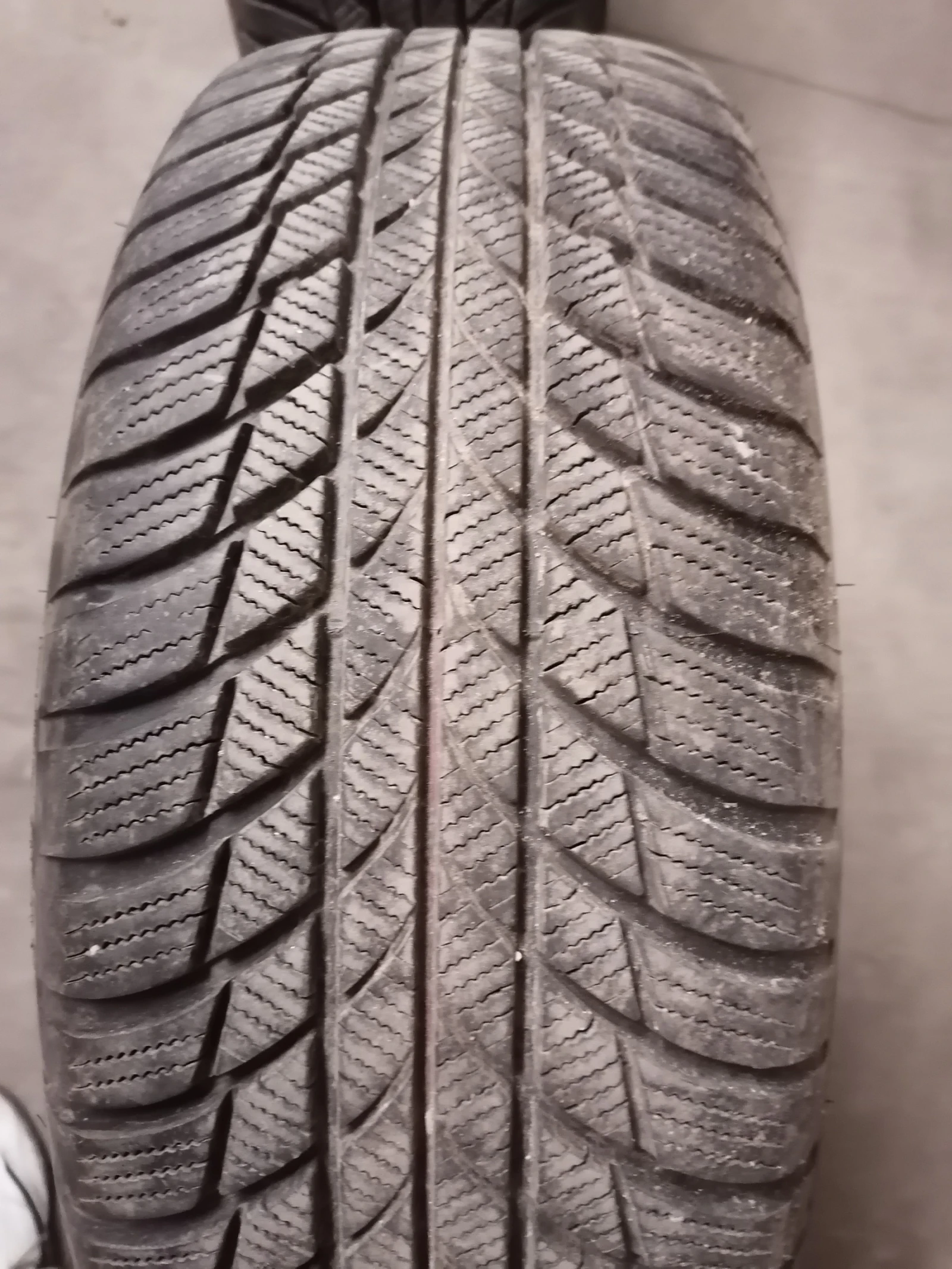 Гуми Зимни 205/60R16