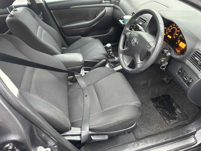 Toyota Avensis 2.2 D-4D 150кс. НА ЧАСТИ, снимка 12 - Автомобили и джипове - 52982312