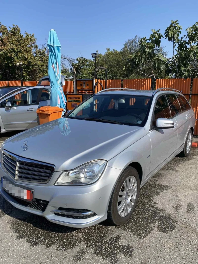 Mercedes-Benz C 200 CGI, снимка 1 - Автомобили и джипове - 48744451