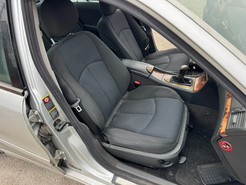 Mercedes-Benz E 270 Elegance , снимка 8 - Автомобили и джипове - 52886249