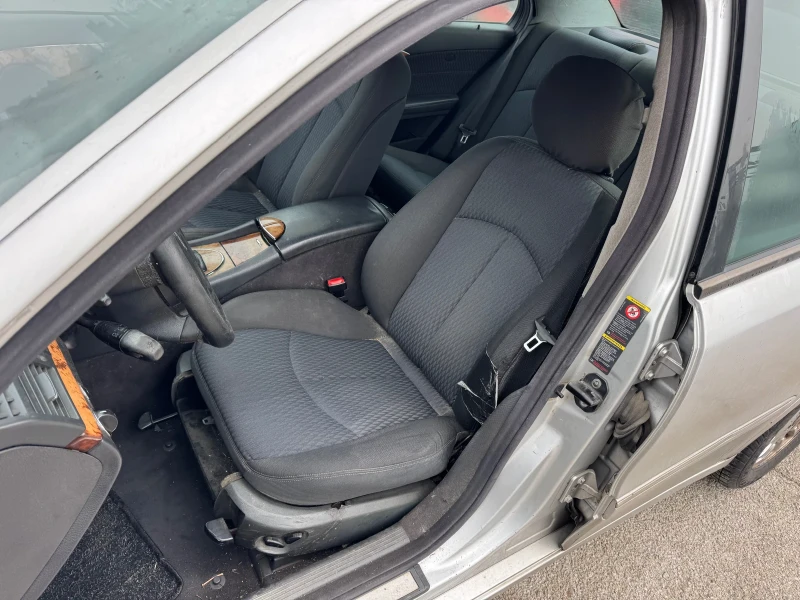 Mercedes-Benz E 270 Elegance , снимка 7 - Автомобили и джипове - 52886249