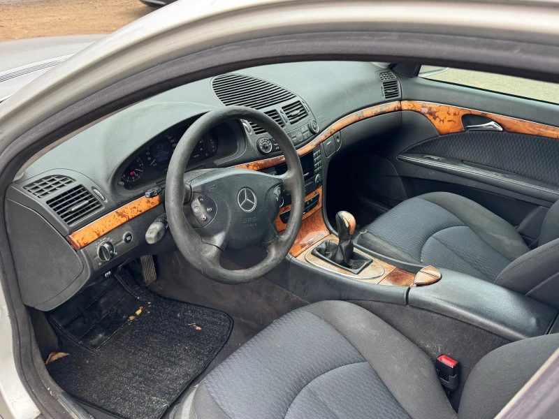 Mercedes-Benz E 270 Elegance , снимка 6 - Автомобили и джипове - 52886249