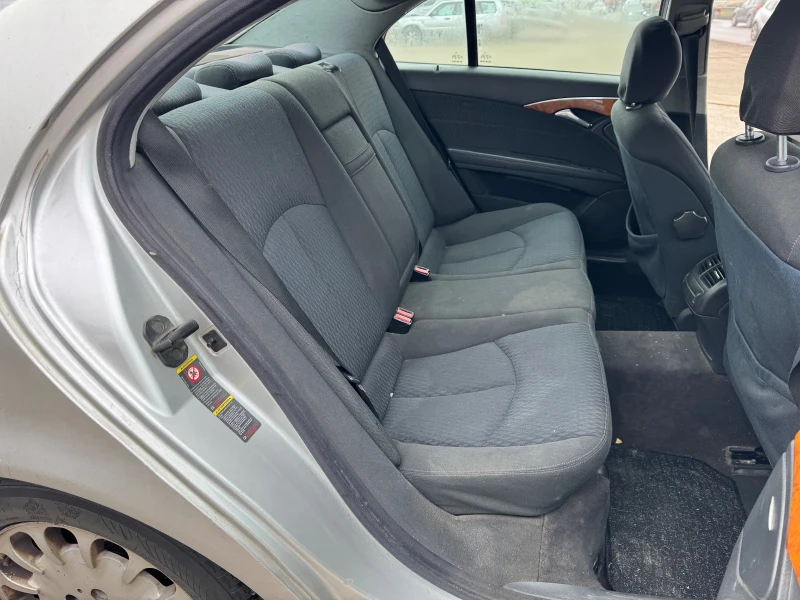 Mercedes-Benz E 270 Elegance , снимка 9 - Автомобили и джипове - 52886249