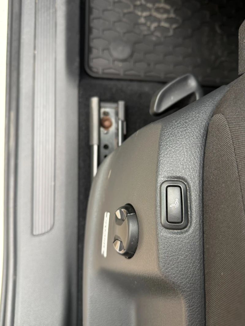 VW Touran R`Line , снимка 17 - Автомобили и джипове - 53264987